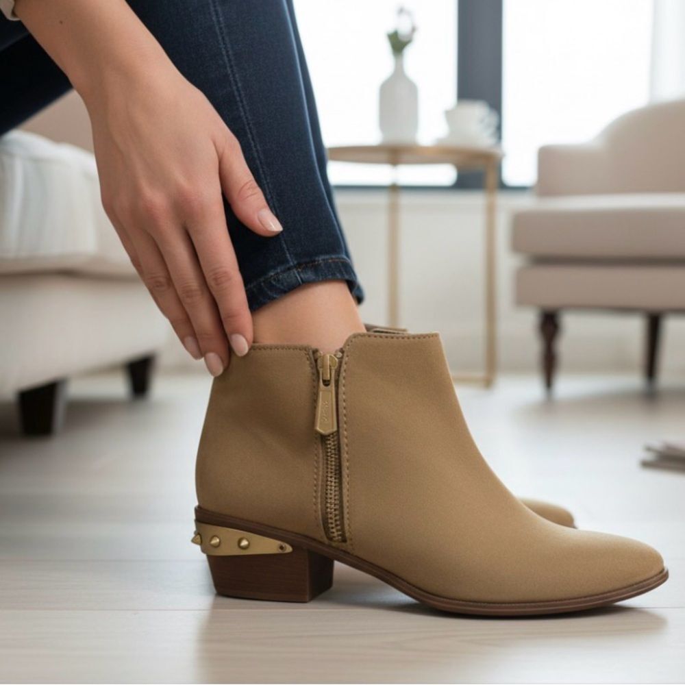 Circus by Sam Edelman Holt Camel Suede Ankle Boots Studded Heel 8.5
